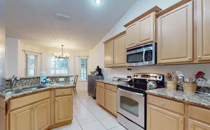 Spacious Home With Private Pool,spa, Gas Grill and Patio