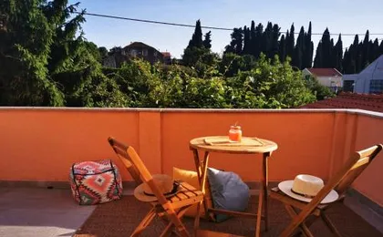 Sunny Getaway Apartments