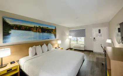 Days Inn & Suites by Wyndham Bossier City