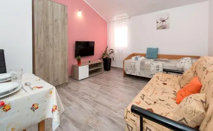 Pleasant Oriana Apartment Near Sea