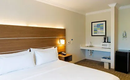 Holiday Inn Express & Suites Davis - University Area By IHG