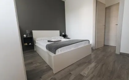 Greys Apartment