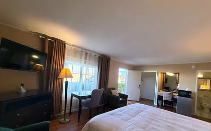 Royal Inn and Suites