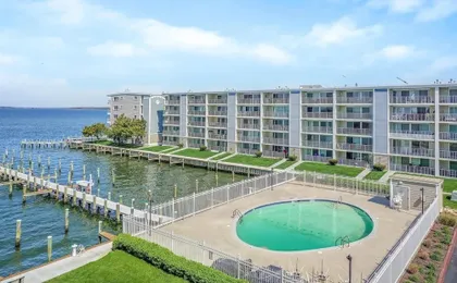 Thunder Island 139d 2 Bedroom Condo by RedAwning
