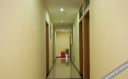 Woke Chain Hotel (Konggang)