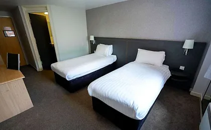 Pendulum Hotel