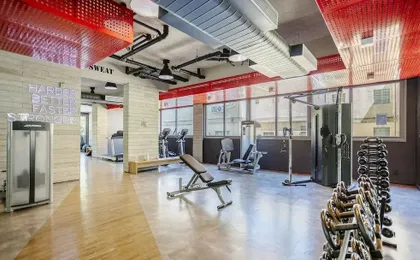 Your Complete Stay in a Building With a Pool Just Steps From the Subway - FRE