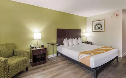 Quality Inn & Suites Quincy - Downtown