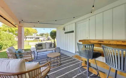 5 Blocks to Jax Beach: Getaway w/ Patio & Yard!