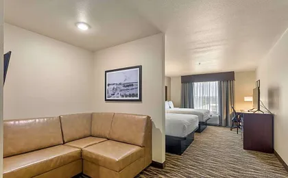 Cobblestone Hotel & Suites - De Pere