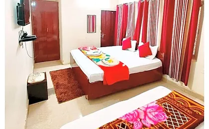 Goroomgo Hotel Paradise Varanasi