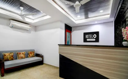 Townhouse Chinar Park Near Airport