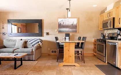 Wall Street Suites