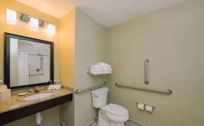 Holiday Inn Express & Suites Merrimack