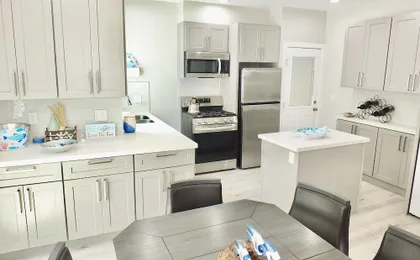 New Beach & Bay Retreat Full of Amenities!