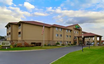 Holiday Inn Express Hotel & Suites-Saint Joseph By IHG