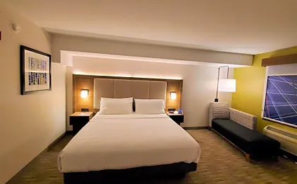 Holiday Inn Express Hotel & Suites Lynnwood By IHG