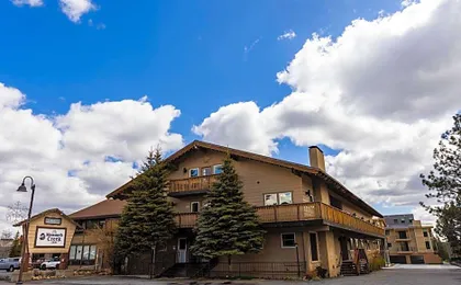 The Mammoth Creek Inn