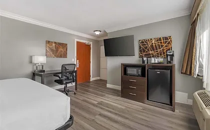 Best Western Plus LA Mid-Town Hotel