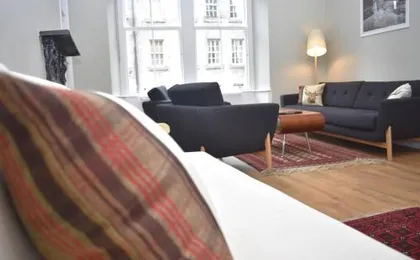 High Street - modern Scandi design apartment in the heart of the old town!