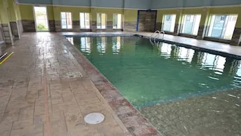 Holiday Inn Express & Suites Raymondville by IHG
