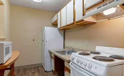 Extended Stay America Select Suites - Detroit - Warren