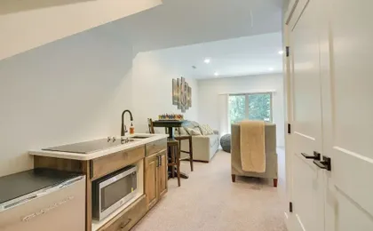 Brian Head Retreat w/ Deck, Shuttle to Ski Slopes!