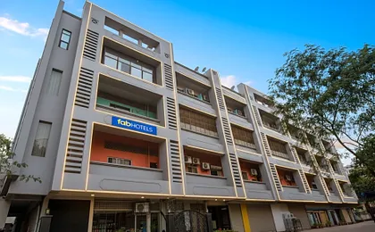 FabHotel Seven Hills - Nr. Mumbai International Airport