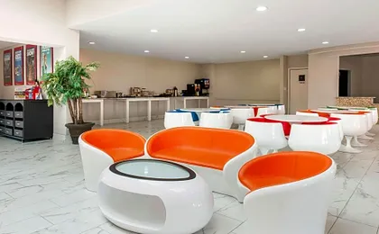 Clarion Inn & Suites Kissimmee-Lake Buena Vista South