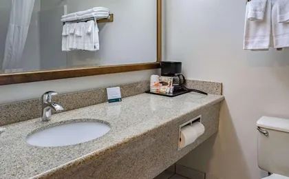 Quality Inn & Suites Vancouver North