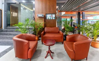 Super Townhouse Amanora Park Town Formerly Samrat Inn