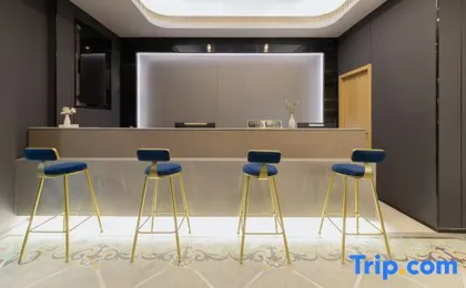 Free Hotel (Shanghai Bailian Central Shopping Plaza )