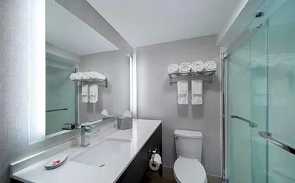 Holiday Inn Express South Burlington - Downtown By IHG