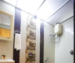 Hotel Satellite