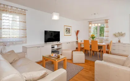 Comfortable 2bdr Apartment Laura Lapad with Private Garage