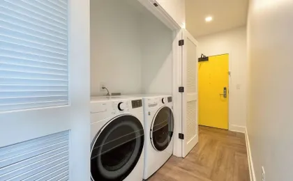The Carter Buyout - 2 Units by Avantstay Group Stay, Sleeps 24