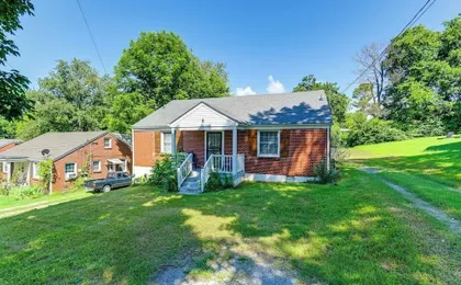 7 Mi to Dtwn: Apt w/ Spacious Yard in Nashville