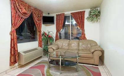 Super 8 by Wyndham Bernalillo