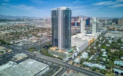 Palms 1 BR Mountain View W/ Balcony