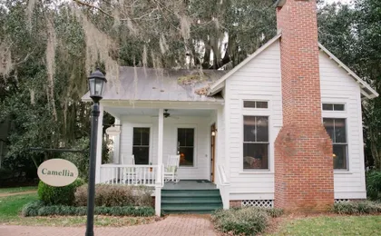 Ball House And Cottages