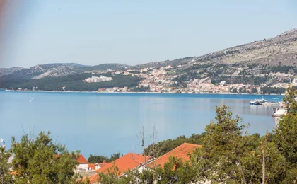 Apartment Okrug Gornji - Trogir with Sea View