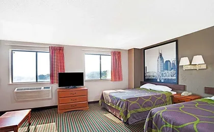 Super 8 by Wyndham Nashville/ Dntn/ Opryland Area