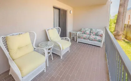 250 Paces To Beach Pool 1st Floor 2 Bedroom Condo