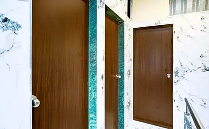 Hotel O Khar East Near Railway Station