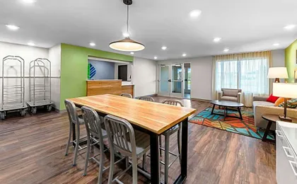 WoodSpring Suites Kansas City Airport