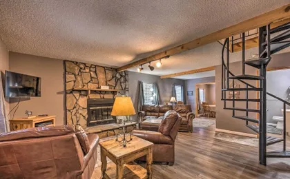 Rustic Ruidoso Cabin w/ Large Deck & Grill!