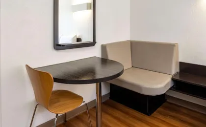 Motel 6 Santa Barbara - State Street