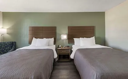 Quality Inn Saint Louis Airport