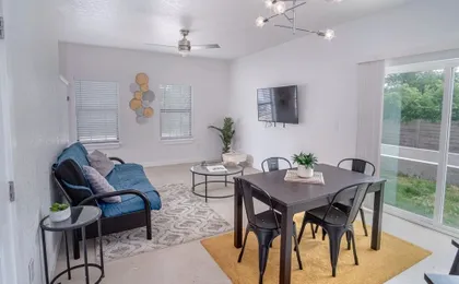 Experience Modern Luxury! 3br/2.5ba Home Near DT