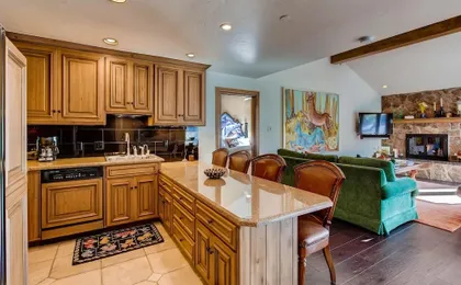 Westwind 404 3BD 3BA Platinum Condo in Lionshead Village